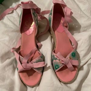 Lilly Pulitzer espadrille wedges pink and green eyelet fabric size 9